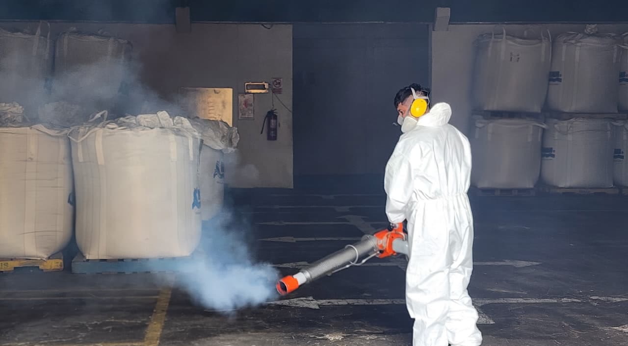 Termonebulización en bodega de materia prima